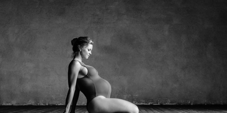 Yoga Prenatale: Esercizi e Consigli per le Future Mamme